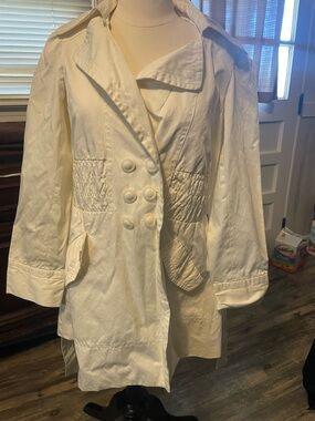 Takara Cream Double-Breasted Trench Coat